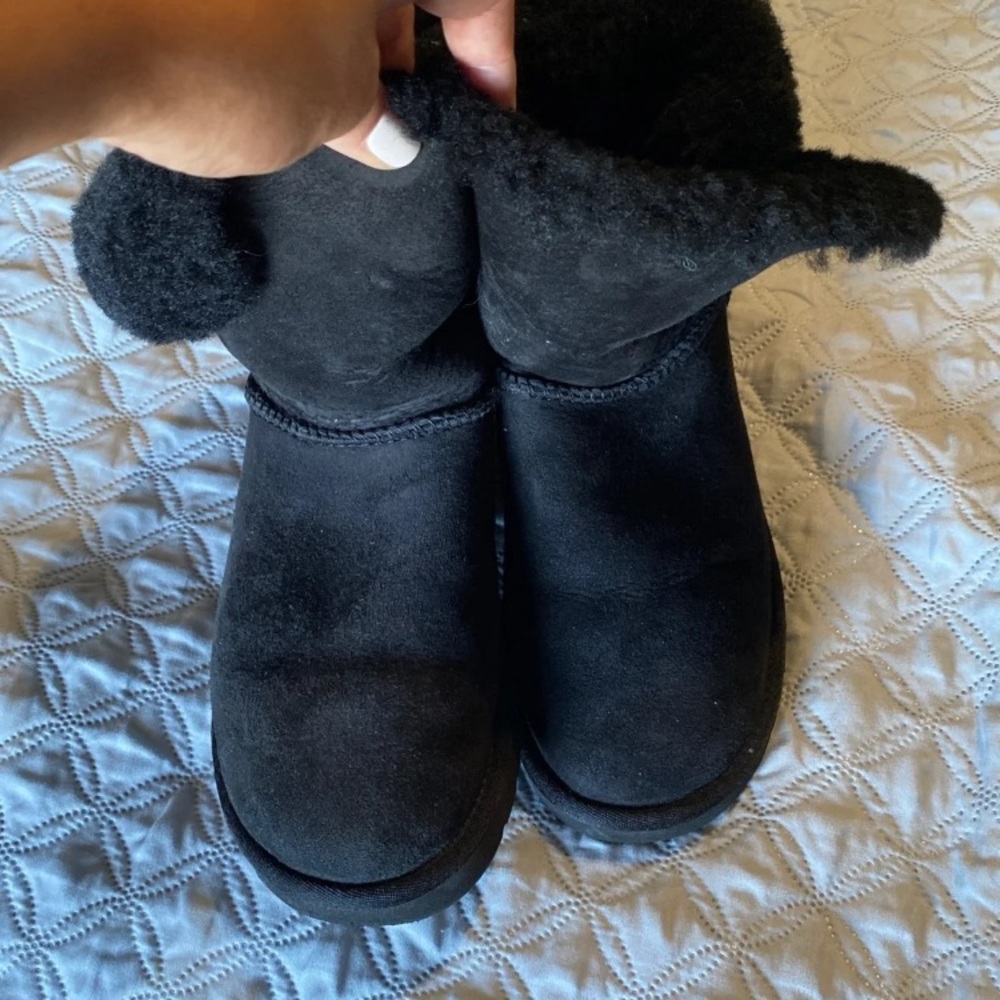 UGGS